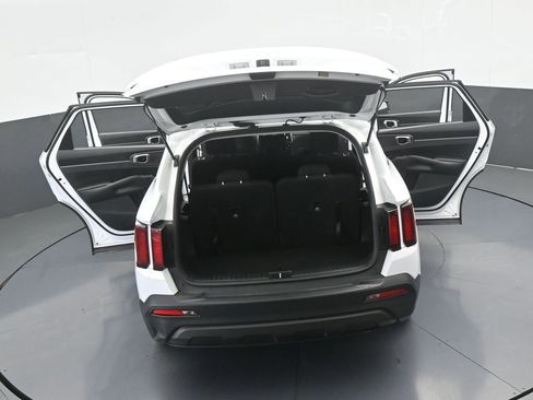 Used 2023 Kia Sorento LX image 63