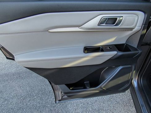 New 2025 Ford Explorer Active w/ Active Comfort Package image 8