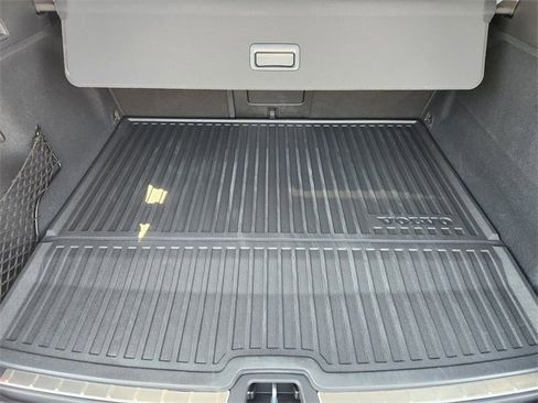 Certified 2025 Volvo XC60 T8 Ultra w/ Protection Package Premier image 33