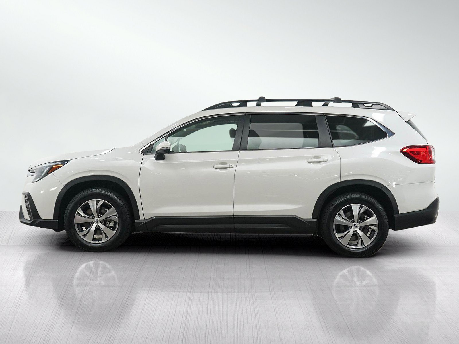 Used 2023 Subaru Ascent Premium w/ Convenience Package AWD/4WD image 2