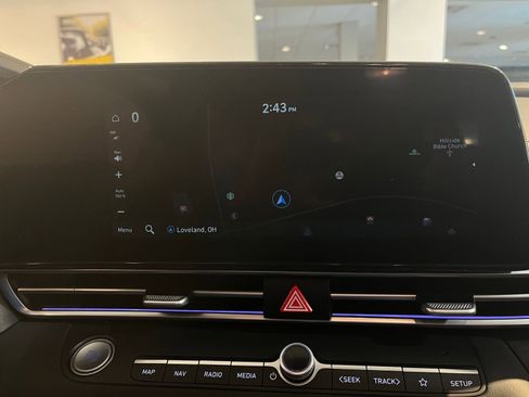 Used 2025 Hyundai Elantra SEL image 20