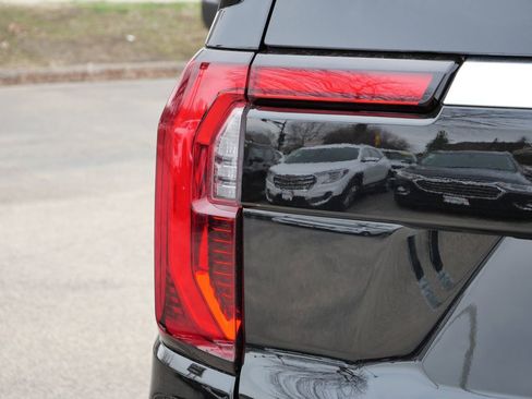 New 2026 GMC Yukon XL Denali w/ Sun & Power Step Package AWD/4WD image 11