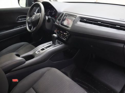 Used 2017 Honda HR-V EX image 11