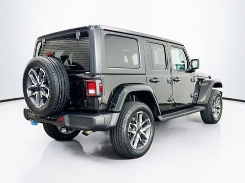 Used 2024 Jeep Wrangler Unlimited w/ Convenience Group AWD/4WD image 9
