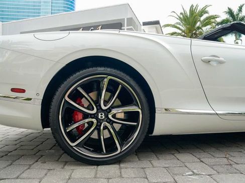 Used 2024 Bentley Continental GT V8 image 30