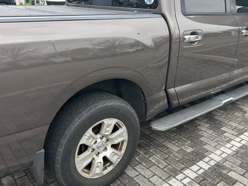 Used 2017 Nissan Titan SV image 13