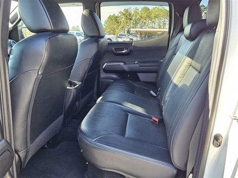 Used 2020 Toyota Tacoma TRD Off-Road image 6