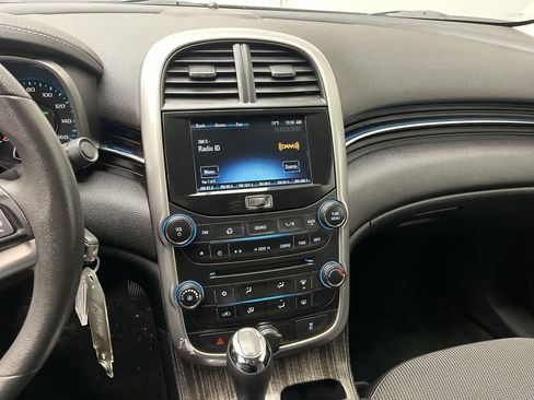 Used 2016 Chevrolet Malibu LT image 13