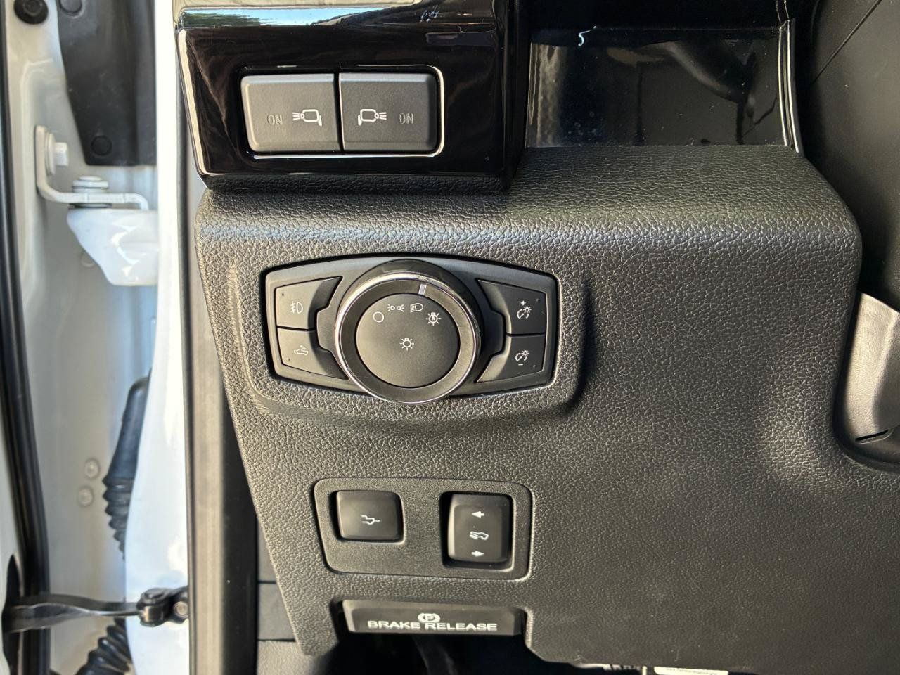Used 2021 Ford F250 Lariat w/ Lariat Ultimate Package AWD/4WD image 29
