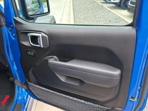 Used 2024 Jeep Wrangler Sport AWD/4WD image 22