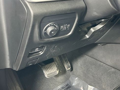 Used 2022 Jeep Grand Cherokee Limited image 10