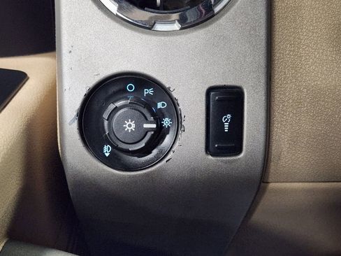 Used 2015 Ford F250 Lariat w/ Chrome Package image 38