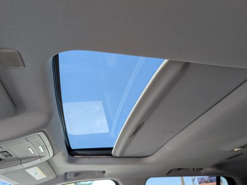 Used 2020 Chevrolet Tahoe LT w/ Luxury Package image 10