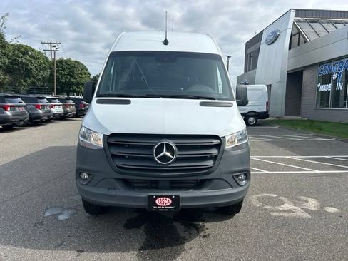 Used 2023 Mercedes-Benz Sprinter 2500 image 2