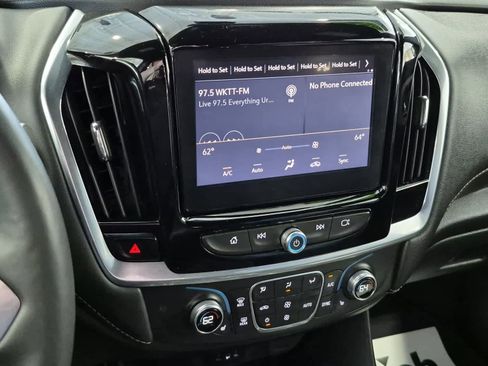 Used 2022 Chevrolet Traverse LT image 15