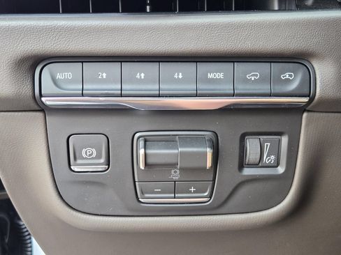 Certified 2026 Cadillac Escalade ESV Luxury w/ Touring Package AWD/4WD image 29