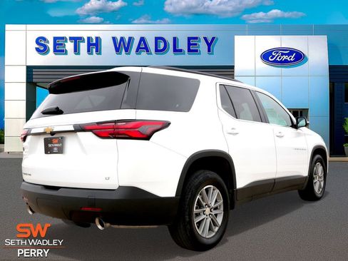 Used 2023 Chevrolet Traverse LT image 6