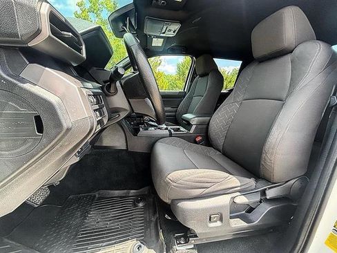 Used 2024 Toyota Tacoma SR5 AWD/4WD image 33