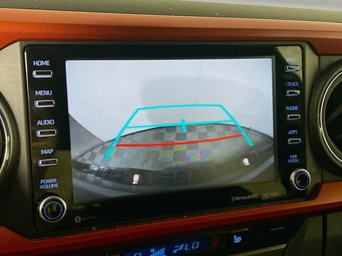 Certified 2020 Toyota Tacoma TRD Off-Road w/ Technology Package AWD/4WD image 12