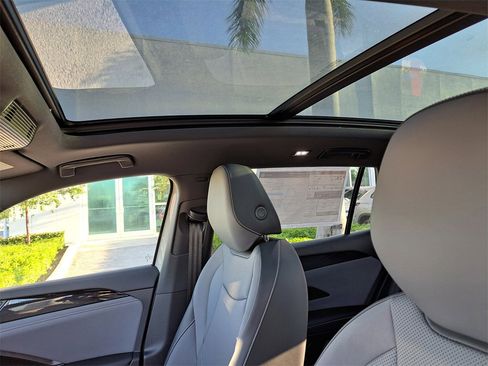 New 2026 Volkswagen Tiguan SE R-Line image 8