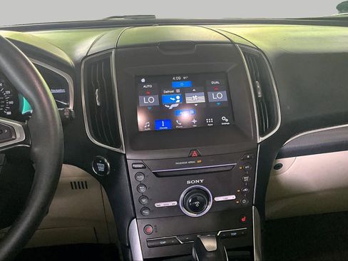 Used 2016 Ford Edge Titanium w/ Technology Package AWD/4WD image 6