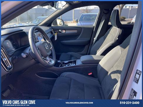 Certified 2026 Volvo XC40 B5 Ultra w/ Climate Package AWD/4WD image 14