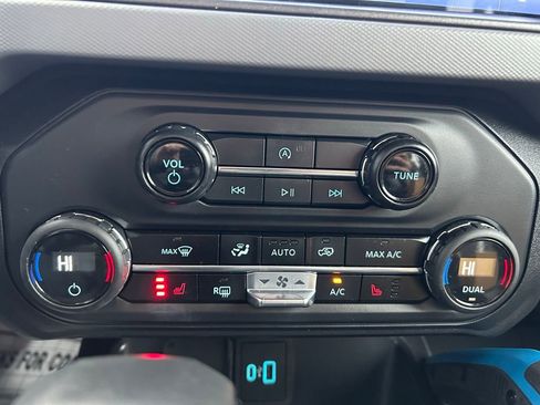 Certified 2024 Ford Bronco Black Diamond image 28