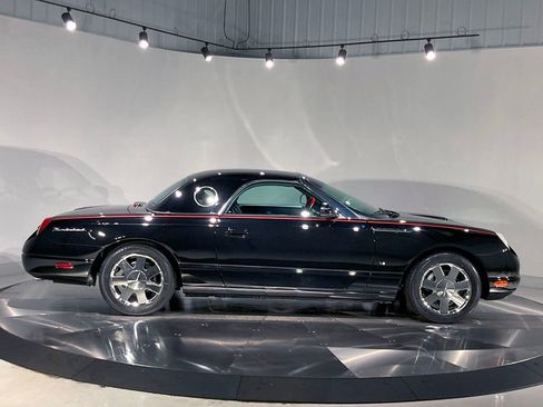 Used 2003 Ford Thunderbird image 4