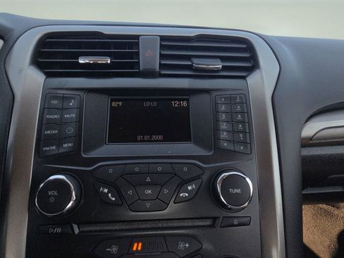 Used 2018 Ford Fusion S image 10