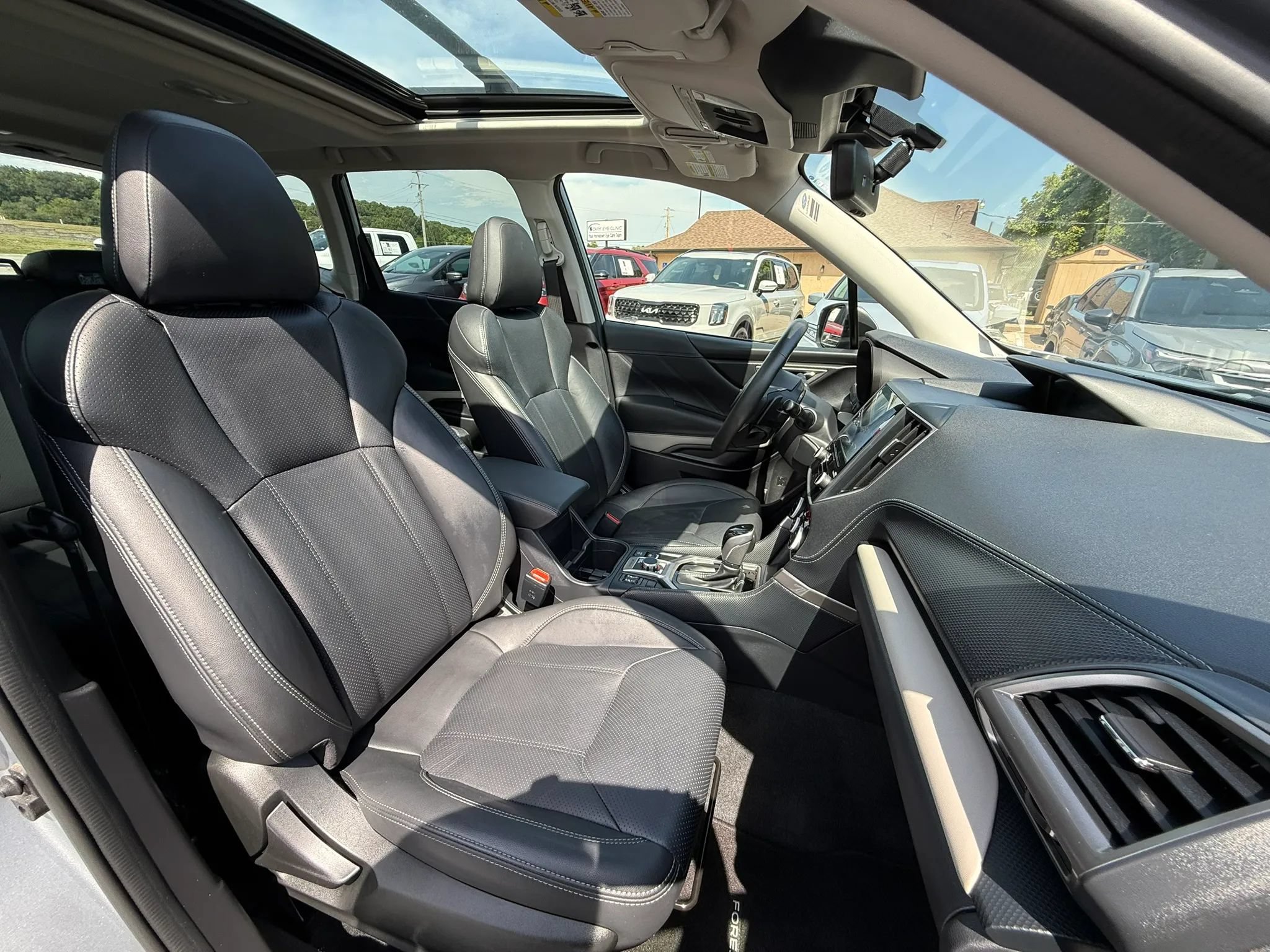 Used 2023 Subaru Forester Limited AWD/4WD image 17