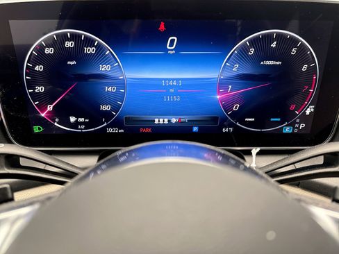Used 2023 Mercedes-Benz GLC 300 4MATIC image 9
