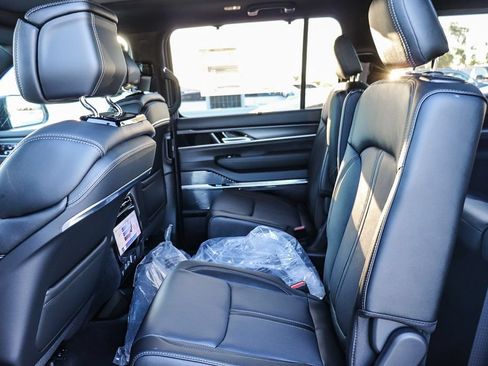 New 2026 Jeep Grand Wagoneer Summit AWD/4WD image 22