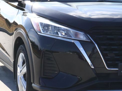 Used 2022 Nissan Kicks S image 7