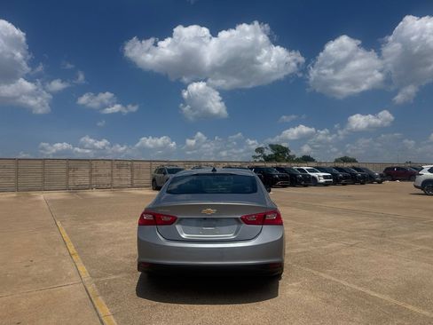Used 2025 Chevrolet Malibu LS FWD image 19