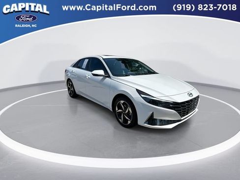 Used 2023 Hyundai Elantra Limited w/ Cargo Package FWD image 2
