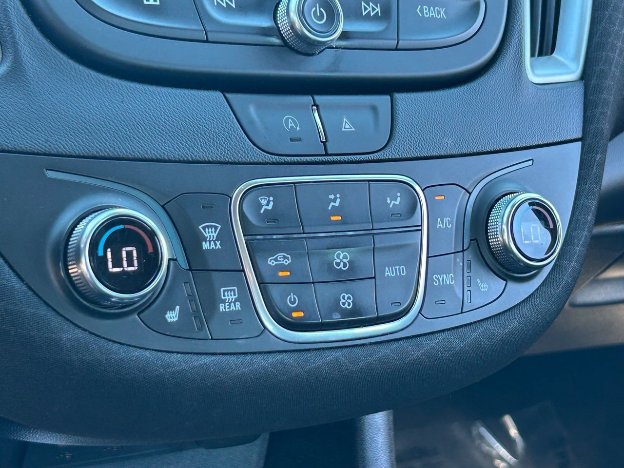 Used 2024 Chevrolet Malibu LT FWD image 31