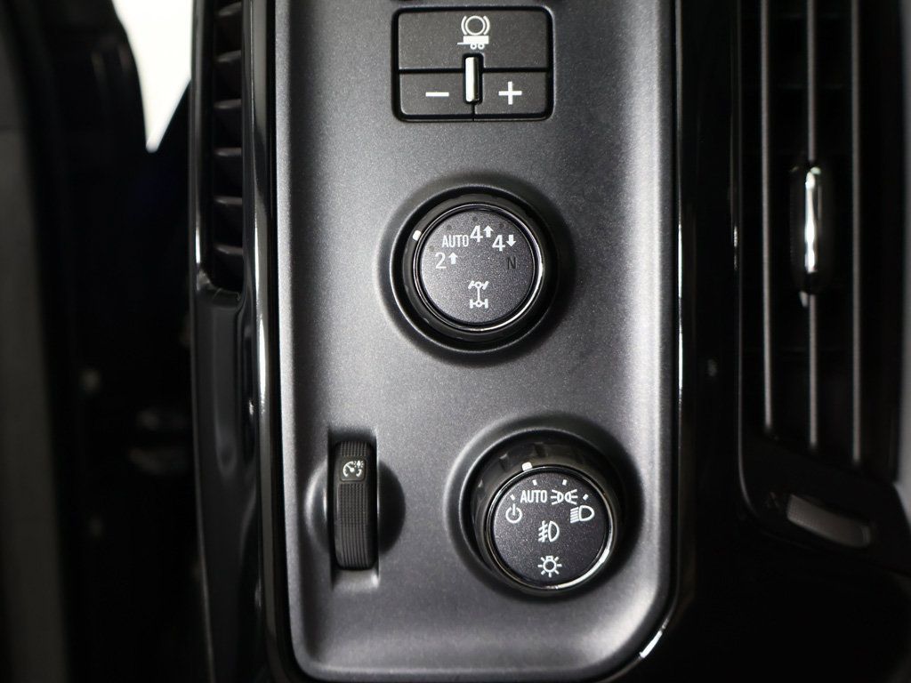 Used 2018 GMC Sierra 1500 SLT AWD/4WD image 38