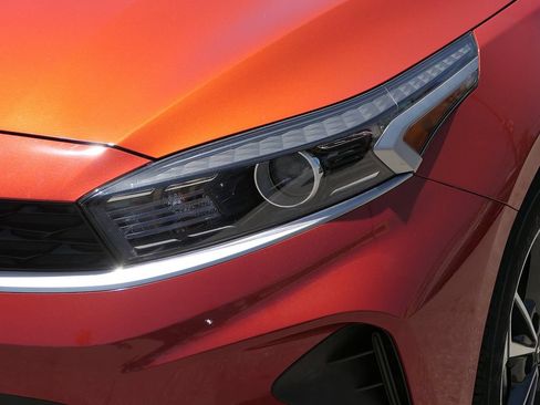 Used 2023 Kia Forte LXS w/ LXS Technology Package FWD image 8