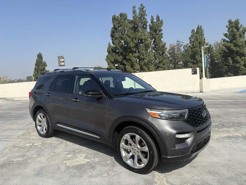 Used 2020 Ford Explorer Platinum w/ Premium Technology Package image 40