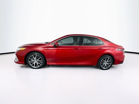 Used 2024 Toyota Camry XLE FWD image 6