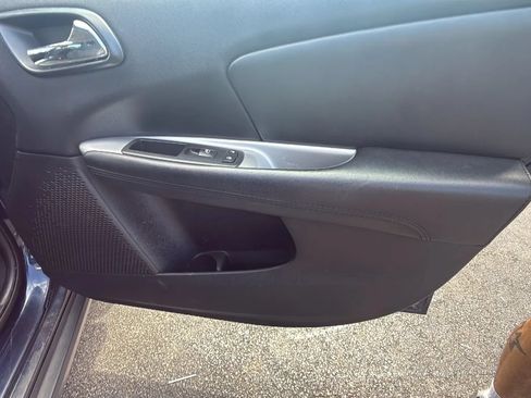 Used 2017 Dodge Journey SE FWD image 15
