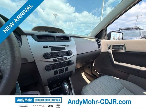 Used 2009 Ford Focus SE FWD image 23