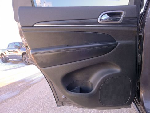 Used 2020 Jeep Grand Cherokee Limited image 28