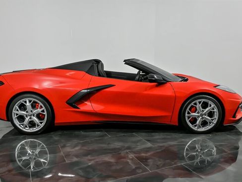 Used 2021 Chevrolet Corvette Stingray Convertible w/ 1LT image 13