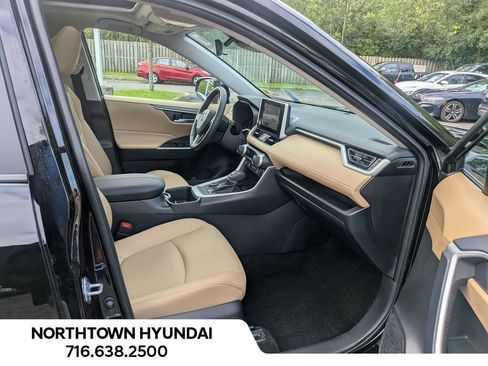 Used 2025 Toyota RAV4 XLE Premium w/ Weather Package AWD/4WD image 35