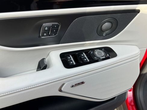 New 2026 Lincoln Nautilus Reserve AWD/4WD image 16