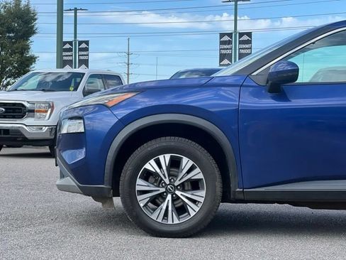 Used 2022 Nissan Rogue SV AWD/4WD image 4