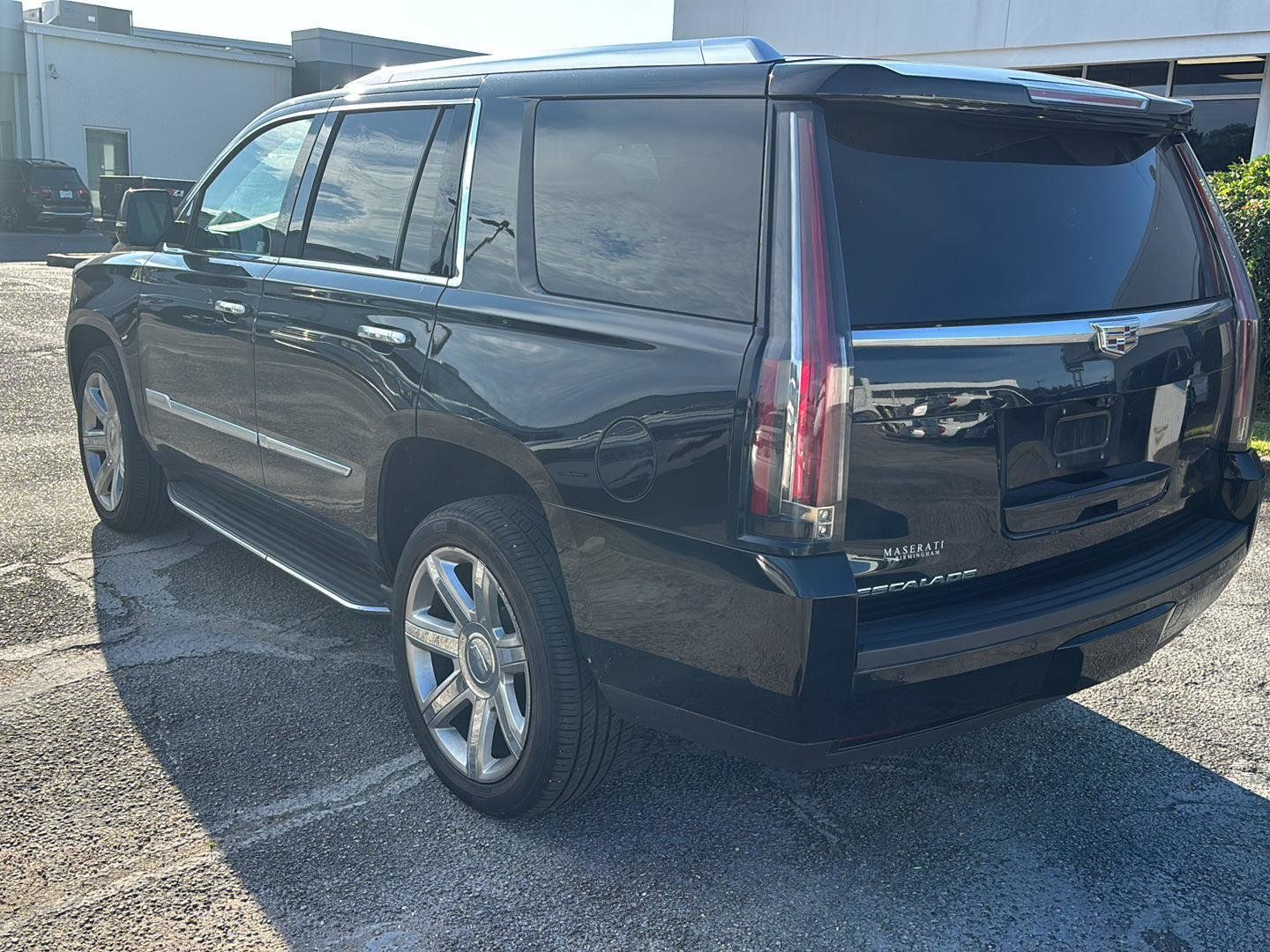 Used 2020 Cadillac Escalade Luxury RWD image 5