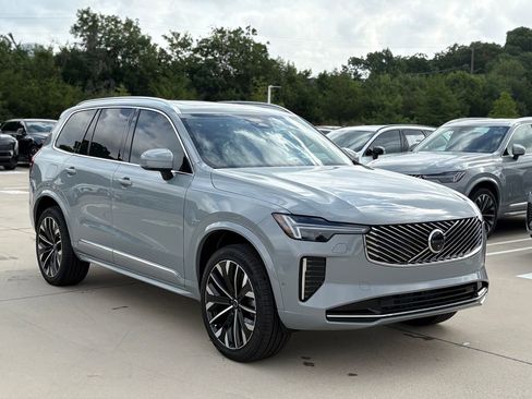 New 2026 Volvo XC90 B6 Ultra w/ Protection Package image 3