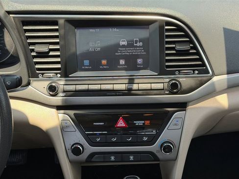 Used 2017 Hyundai Elantra SE FWD image 13